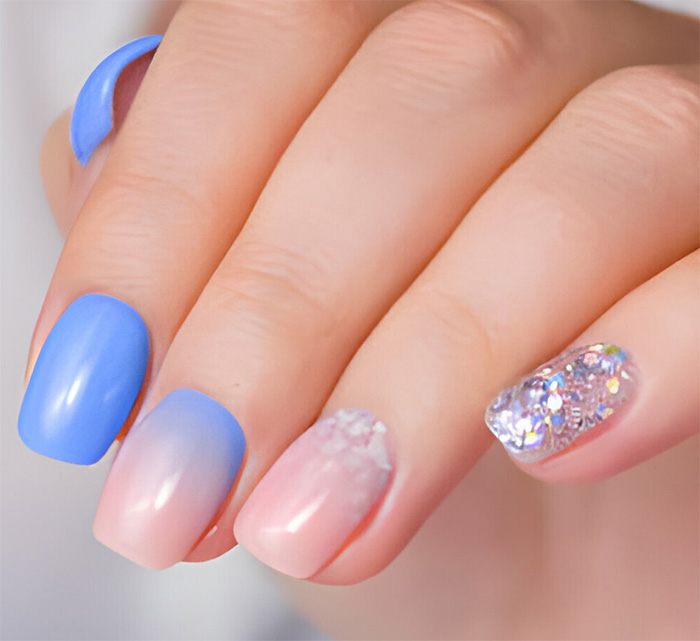 Gradiant Glittery Blue Nail Art