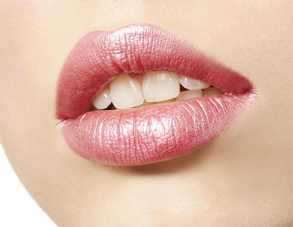  Metallic - shimmery lips trend