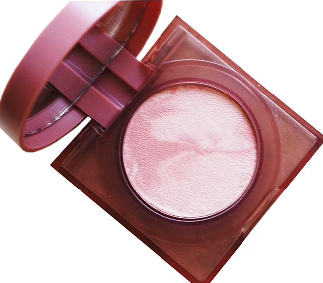 Huda Beauty Glowish Blush Powder in Healthy Peach - Review 