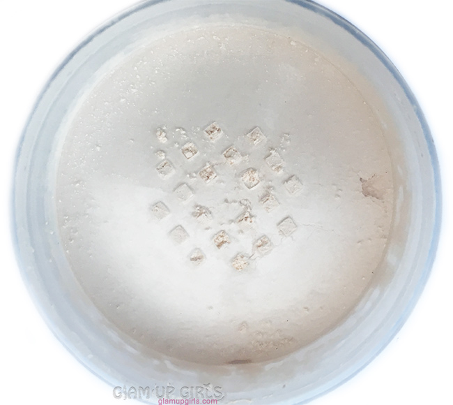 Christine Loose Powder in Ivory for baking